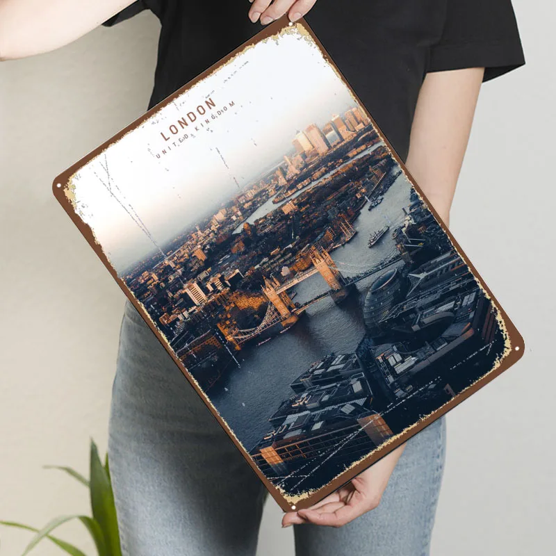 London Sign Famous City Metal  - огляд і ціна Men'S Accessories London
